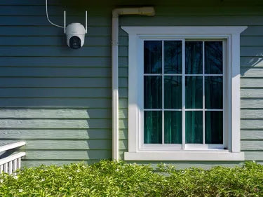 4MP | كاميرا مراقبة خارجية رؤية 360 ْ بالاشعة تحت الحمراء فائق الوضوح مع كشف الحركة واي فاي | Arenti OP1